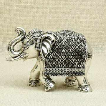 Silver Elephant Figurine – Handcrafted Royal Decor