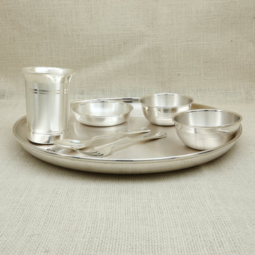 Elegant Silver Dinner Set – 7-Piece Traditional Dining Ensemble