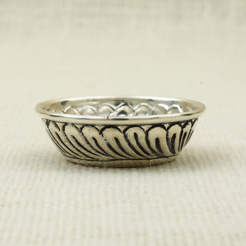 Antique-Style Silver Bowl with Leaf Motif