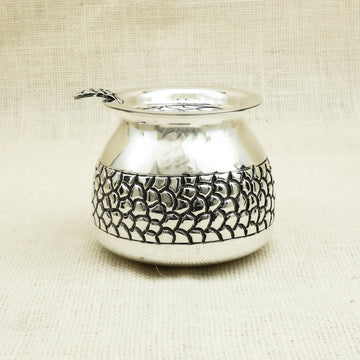 Elegant Silver Gheeloti with Leaf Motif Design