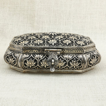 Elegant Silver Floral Box – Handcrafted Vintage-Inspired Storage