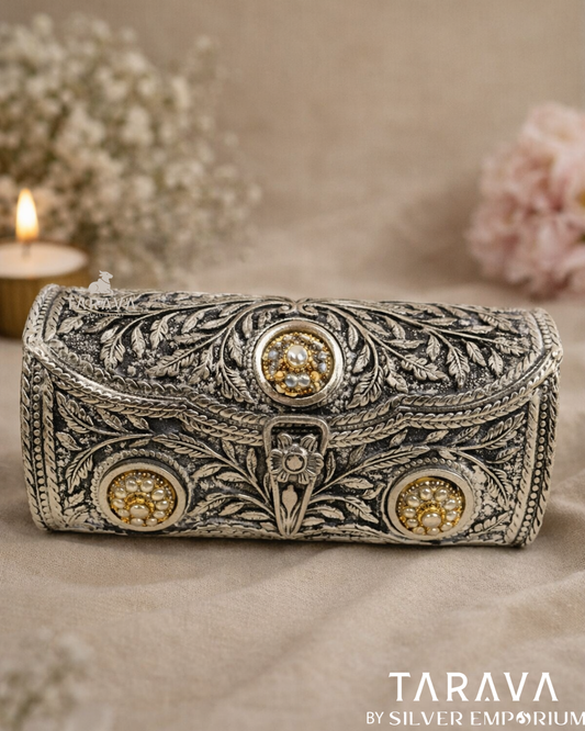 Regal Leaf-Carved Kundan Silver Clutch