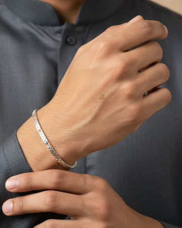 Zigzag Engraved Box Bracelet