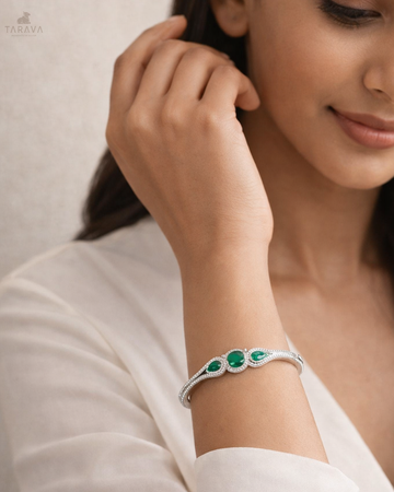 Emerald Royale Elegant Kada