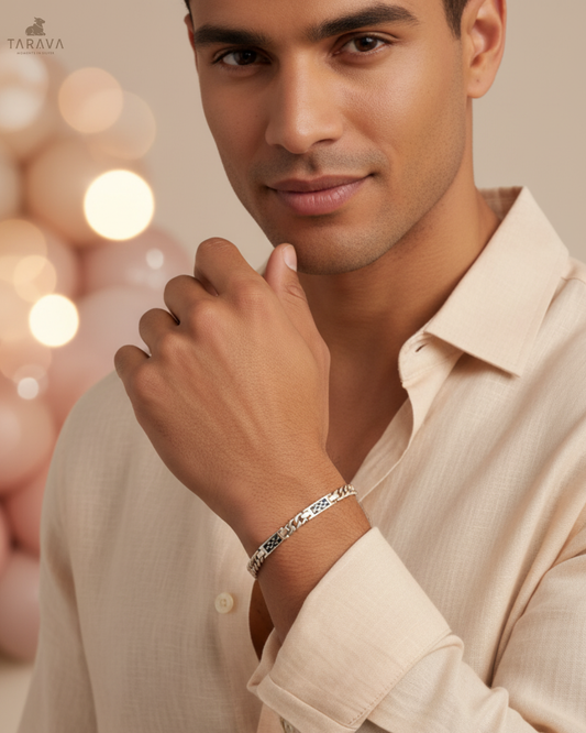 Minimal Silver Statement Bracelet