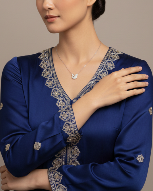 Royal Swan Silver Pendant With Chain